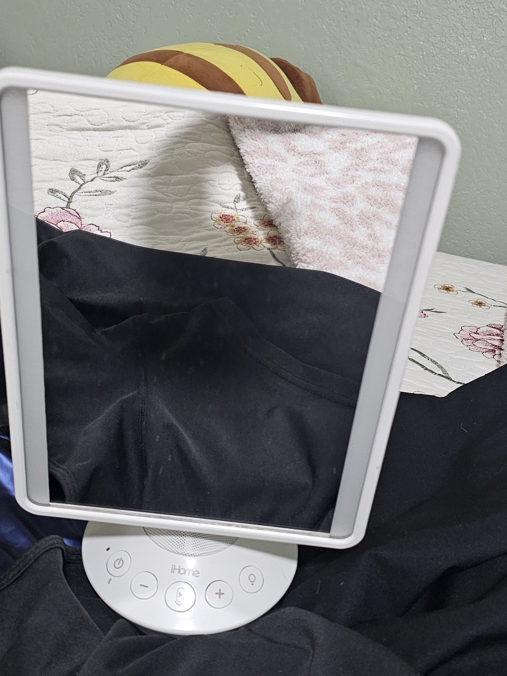 iHome White Lighted Makeup Mirror - Adjustable Brightness